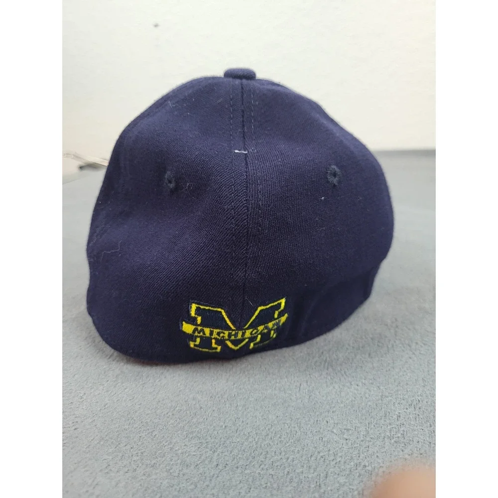 Michigan Wolverines Hat Cap Adult Blue One Fit‎ Wool Blend Stretch